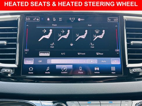 Used 2023 Chrysler Pacifica Touring-L FWD image 5
