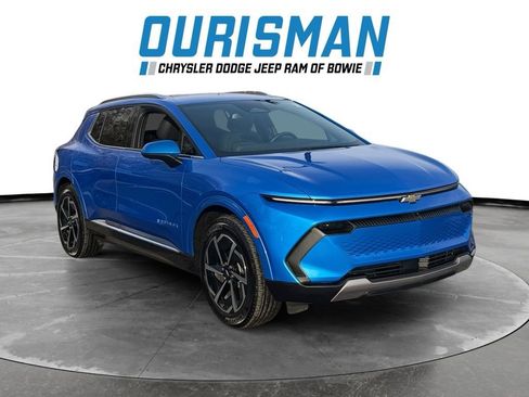 Used 2024 Chevrolet Equinox EV LT w/ LPO, All-Weather Mat Package image 1