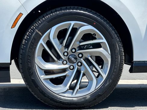 New 2026 Lincoln Navigator Reserve AWD/4WD image 26