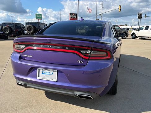 Used 2016 Dodge Charger R/T w/ Plus Group RWD image 17
