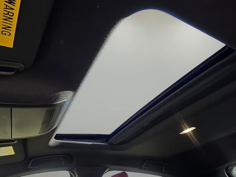 Used 2025 MAZDA MAZDA3 Hatchback w/Premium Plus Pkg image 24