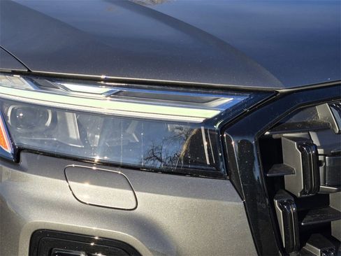 Used 2025 Audi Q7 3.0T Premium Plus image 8