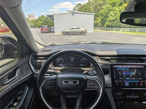 Used 2022 Jeep Grand Cherokee L Limited AWD/4WD image 35