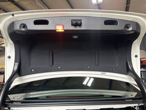 Used 2010 Mercedes-Benz E 350 4MATIC Sedan image 97