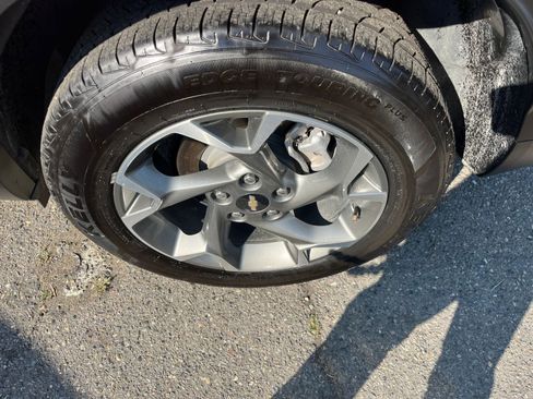 Used 2024 Chevrolet Trax LT w/ Driver Confidence Package image 30