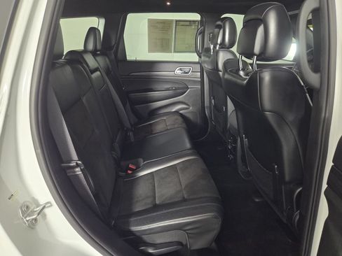 Used 2019 Jeep Grand Cherokee Altitude RWD image 30