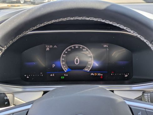 New 2026 Volkswagen Taos SE image 14