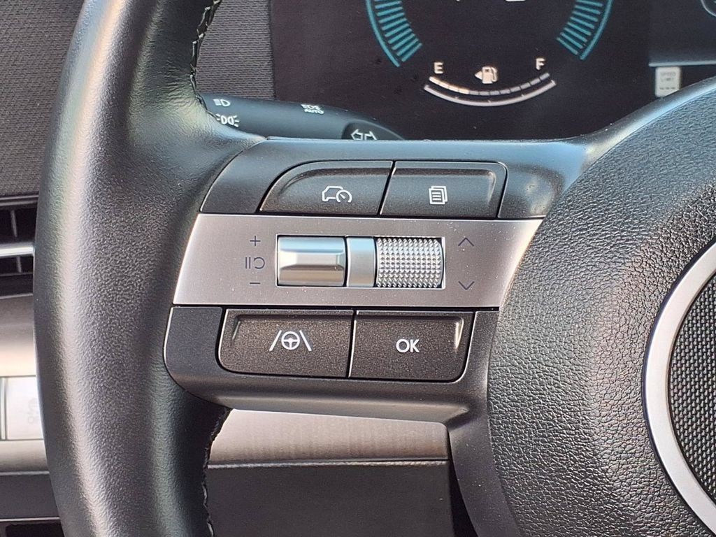 Used 2025 Hyundai Kona SEL AWD/4WD image 14