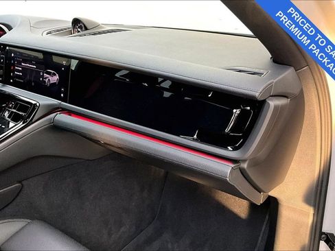 Used 2025 Porsche Panamera 4 w/ Premium Package image 21