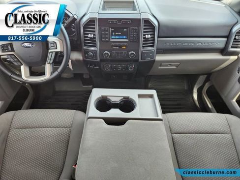 Used 2019 Ford F250 XLT w/ FX4 Off-Road Package image 2