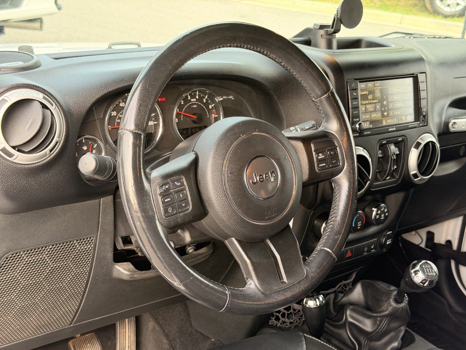 Used 2015 Jeep Wrangler Unlimited Sahara w/ Dual Top Group AWD/4WD image 16