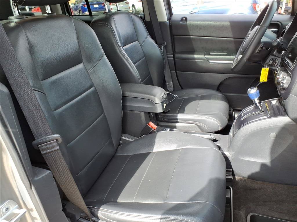 Used 2014 Jeep Patriot Limited w/ Sun/Sound Group AWD/4WD image 18