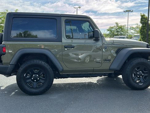 Used 2025 Jeep Wrangler Sport AWD/4WD image 4