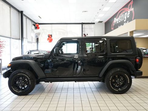 Used 2024 Jeep Wrangler Unlimited AWD/4WD image 3