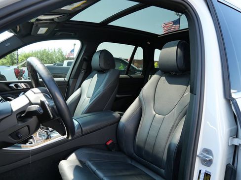 Used 2019 BMW X5 xDrive40i w/ Convenience Package AWD/4WD image 12
