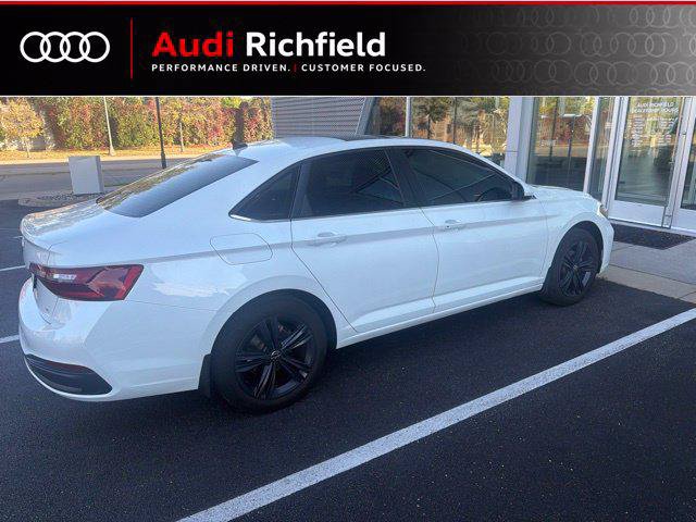 Used 2023 Volkswagen Jetta SE FWD image 6