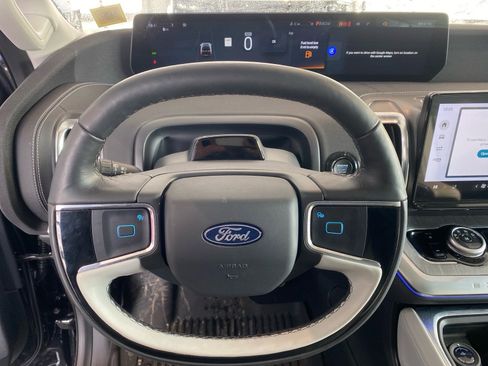 Used 2025 Ford Expedition Platinum w/ Platinum Ultimate Package image 6