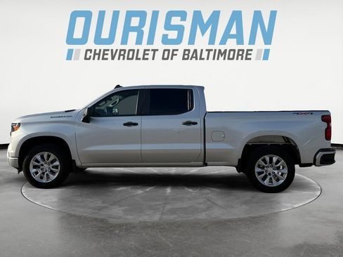 Used 2022 Chevrolet Silverado 1500 Custom image 3