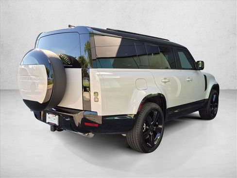 New 2026 Land Rover Defender 130 X-Dynamic SE AWD/4WD image 2