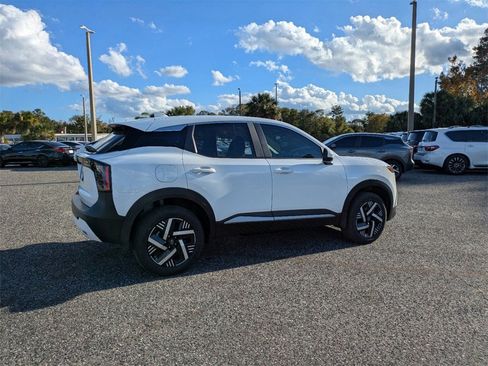 New 2025 Nissan Kicks SV w/ Charging Package image 4
