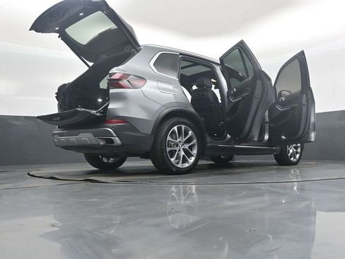 Used 2025 BMW X5 xDrive40i AWD/4WD image 52