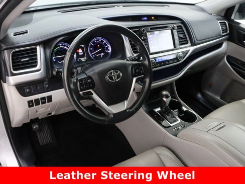 Used 2018 Toyota Highlander Limited image 14