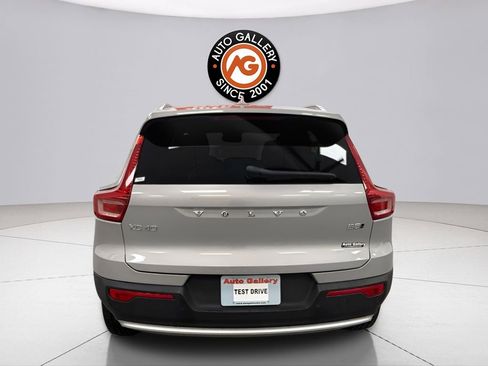 Used 2023 Volvo XC40 B5 Plus AWD/4WD image 4