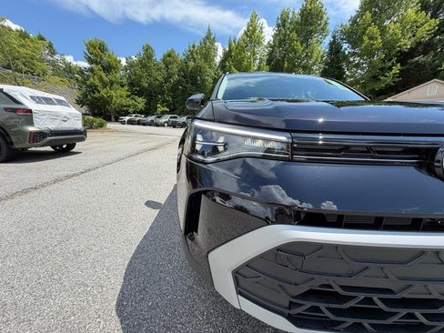 New 2026 Volkswagen Taos SE AWD/4WD image 24
