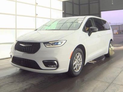 Used 2024 Chrysler Pacifica Touring-L