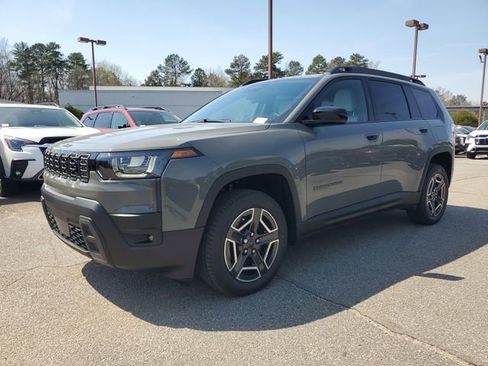 New 2026 Jeep Cherokee Laredo image 3