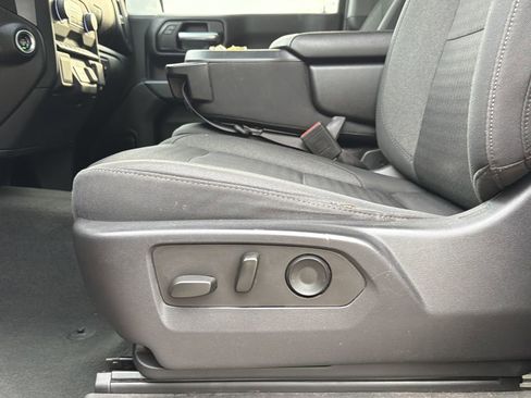 Used 2022 Chevrolet Silverado 1500 Custom AWD/4WD image 27