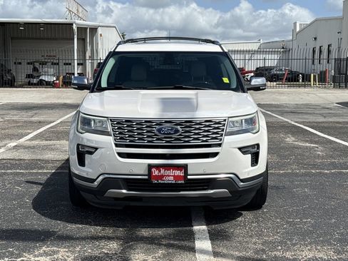 Used 2019 Ford Explorer Platinum AWD/4WD image 2