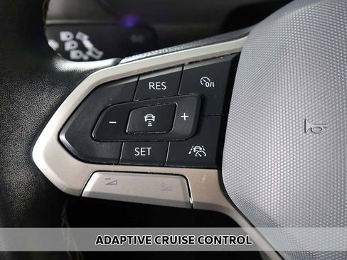 Used 2024 Volkswagen Tiguan SE w/ Panoramic Sunroof Package FWD image 5