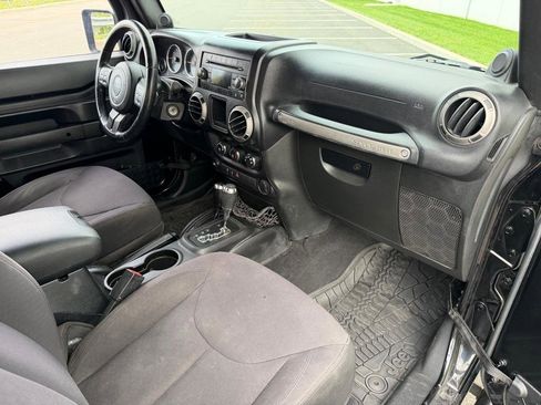 Used 2014 Jeep Wrangler Sport AWD/4WD image 13