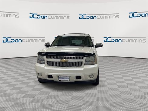 Used 2011 Chevrolet Tahoe LTZ image 3