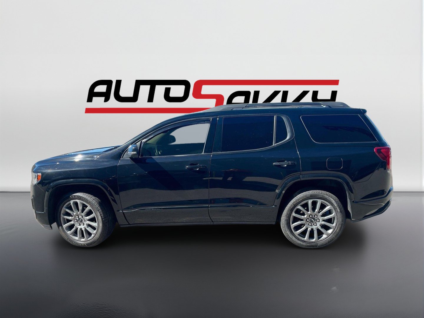 Used 2023 GMC Acadia Denali w/ Black Diamond Edition AWD/4WD image 4