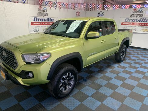 Used 2023 Toyota Tacoma TRD Off-Road image 1