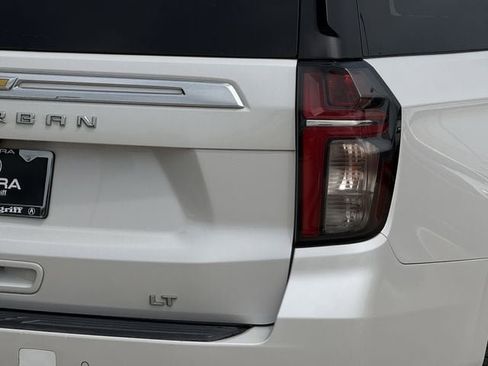 Used 2021 Chevrolet Suburban LT w/ LT Signature Package RWD image 7