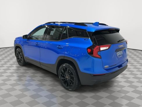 Used 2024 GMC Terrain SLT w/ Elevation Edition image 3
