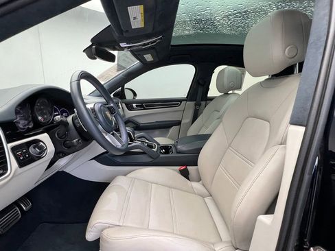 Certified 2023 Porsche Cayenne GTS AWD/4WD image 5