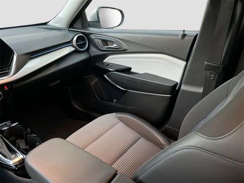 Used 2024 Chevrolet Trax LT image 25