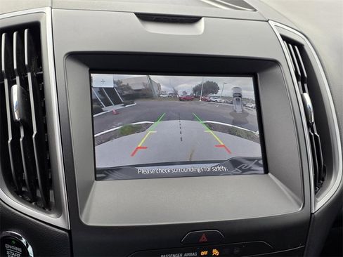 Used 2020 Ford Edge SE image 14