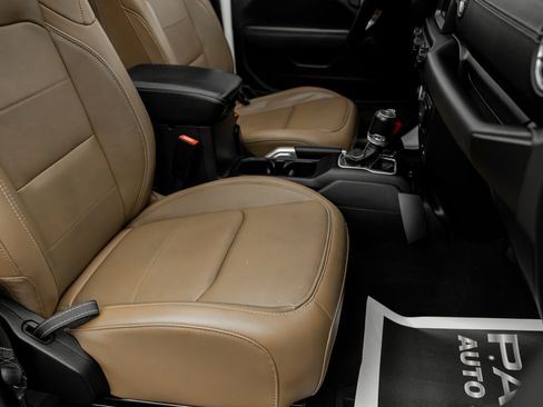 Used 2022 Jeep Wrangler Sahara image 33