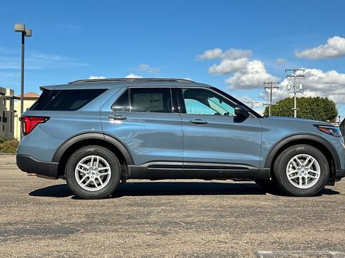 New 2026 Ford Explorer Active RWD image 3