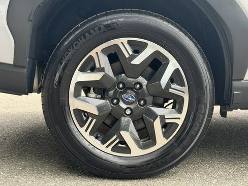 Used 2025 Subaru Forester Premium AWD/4WD image 29