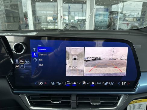 Used 2024 Chevrolet Equinox EV LT w/ Active Safety Package 3 FWD image 17