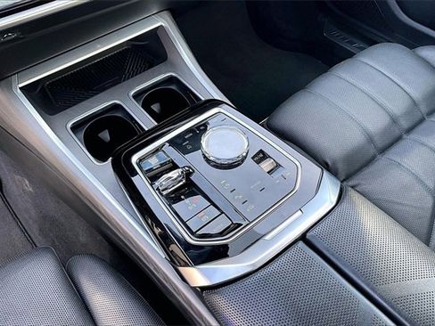 Used 2023 BMW 760i xDrive image 13