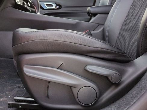 New 2026 Jeep Compass Latitude image 19