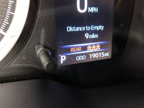 Used 2022 Toyota Corolla SE image 18