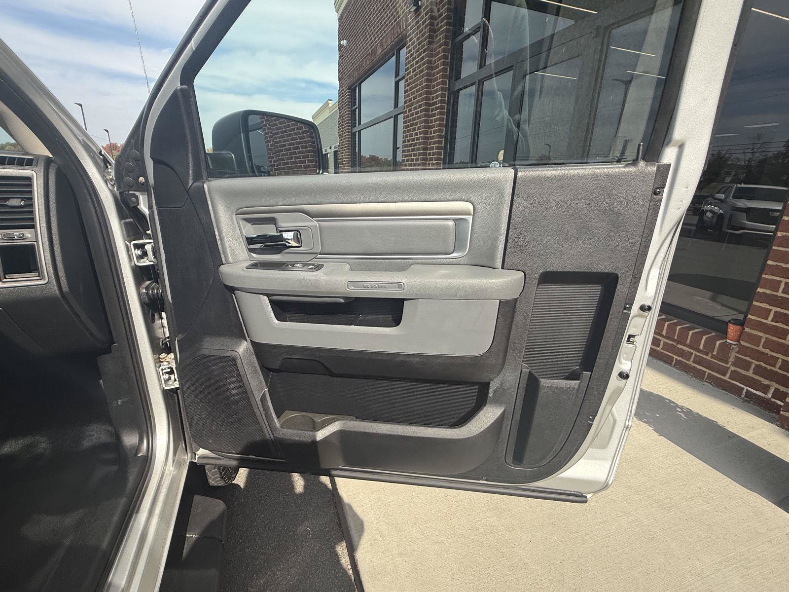 Used 2015 RAM 2500 Tradesman w/ Power & Remote Entry Group AWD/4WD image 18